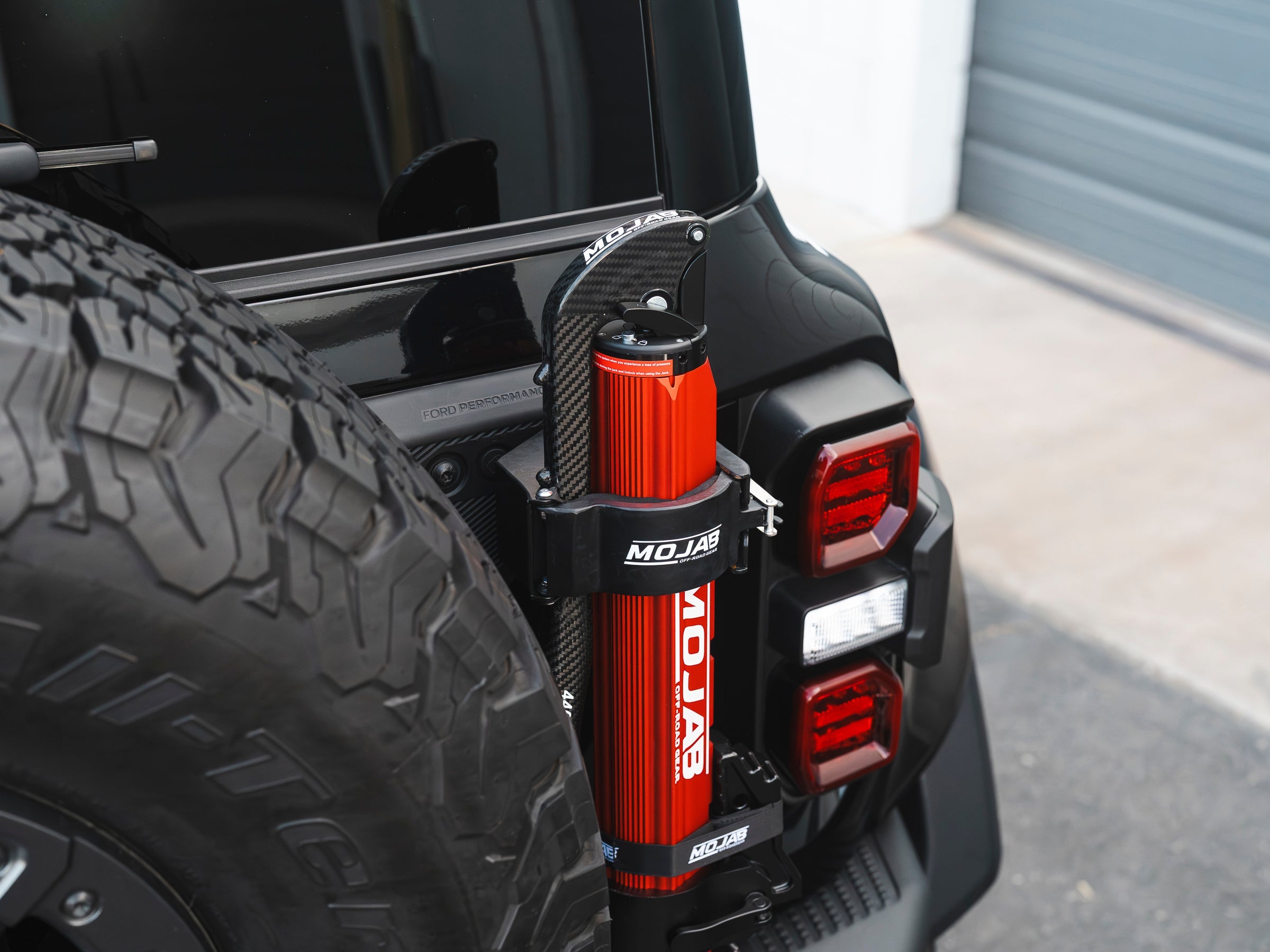 CarbonPro Compact Hydraulic Jack with Mounting Clamps MLH 40''