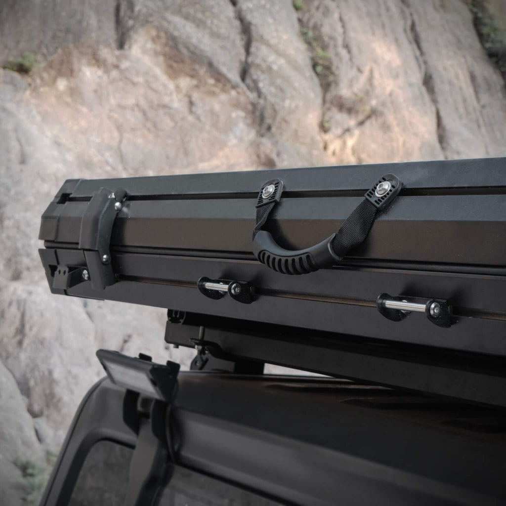 Altitude Heavy-Duty Hard-Shell Rooftop Tent With Ladder [2-3 Person] (SAK93120)